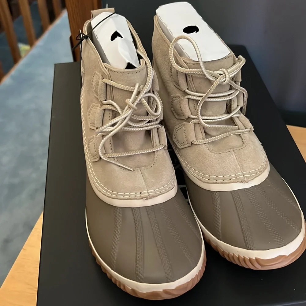 Sorel™️ Out N About boots WATERPROOF 💦boots - Picture 3 of 7